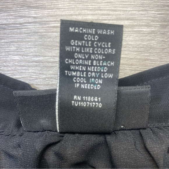 Lane Bryant Elegant Black and Gold Graphic Blouse with Relaxed Fit Size 16 - Picture 5 of 9